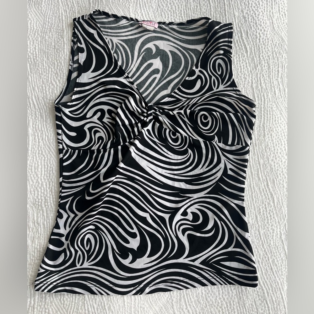 black and white swirl tank